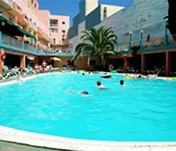 Qawra Inn Hotel
