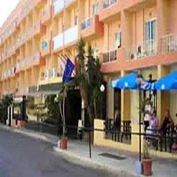 Qawra Inn